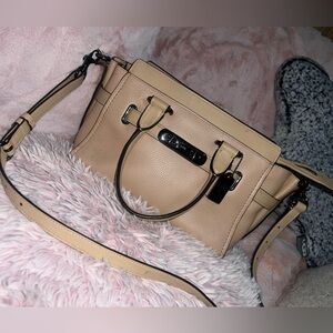 Coach Swagger 27 Handbag Beechwood Leather Tan Carryall